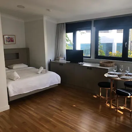 Apartment Safest Area In 3 *